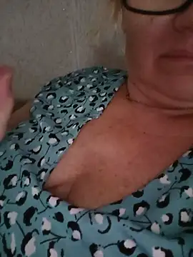 Snapshot of Mayya4321 chatting on July 15, 3:35 am Mayya4321 online show from July 15, 3:35 am