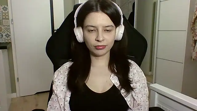 LariceSexy online show from April 18, 6:10 pm