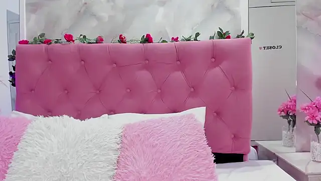 Ariana greenblat online show from September 10, 4:28 pm