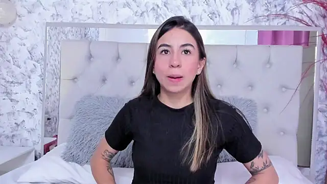 Snapshot of Ariana_greenblat chatting on October 25, 4:18 pm Ariana greenblat online show from October 25, 4:18 pm