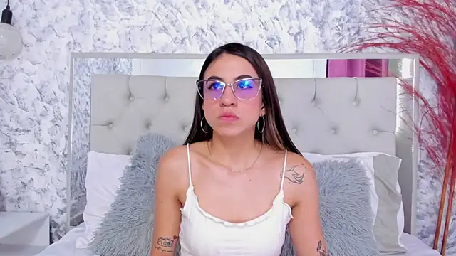 Snapshot of Ariana_greenblat chatting on November 19, 4:18 pm Ariana greenblat online show from November 19, 4:18 pm