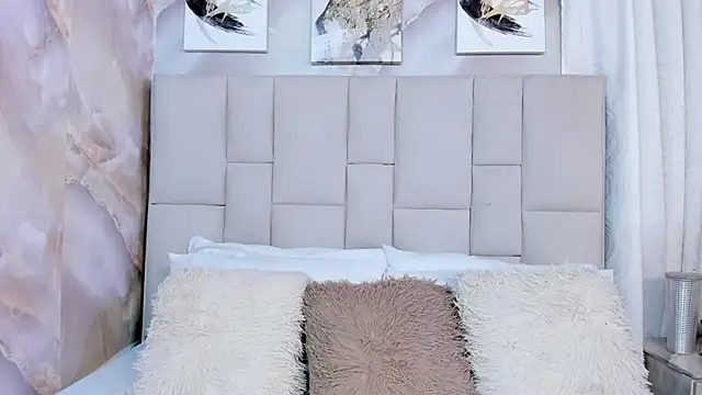 Ariana greenblat online show from December 14, 1:17 pm