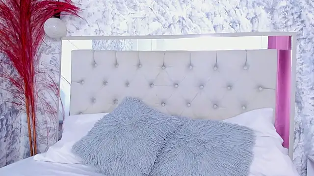 Ariana greenblat online show from February 26, 5:02 pm