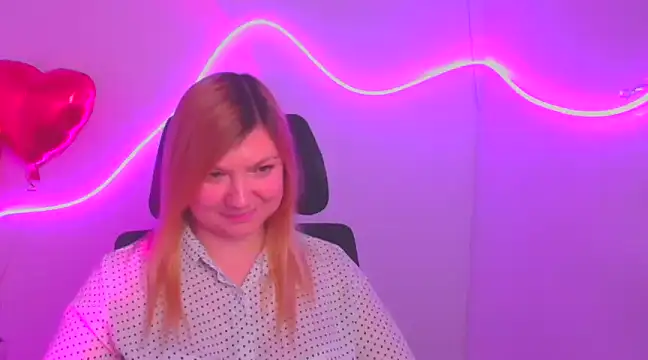 Snapshot of Lola_moree chatting on February 21, 4:05 pm Lola moree online show from February 21, 4:05 pm