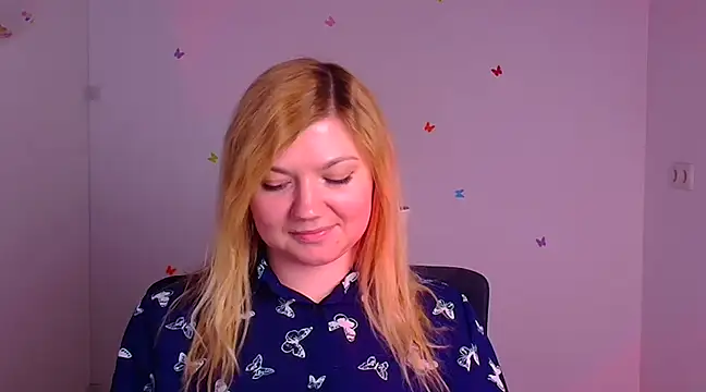 Snapshot of Lola_moree chatting on February 27, 12:56 pm Lola moree online show from February 27, 12:56 pm