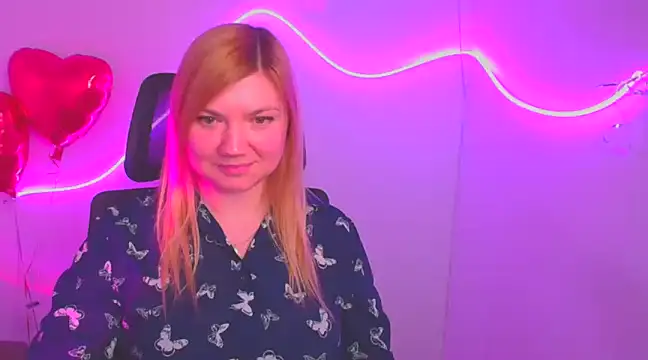 Snapshot of Lola_moree chatting on March 5, 3:40 pm Lola moree online show from March 5, 3:40 pm