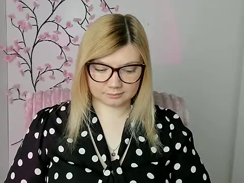 Lola moree online show from April 21, 11:39 am