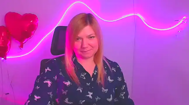 Snapshot of Lola_moree chatting on March 9, 3:27 pm Lola moree online show from March 9, 3:27 pm