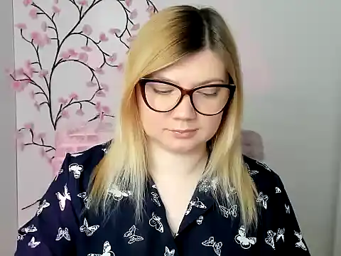 Lola moree online show from April 8, 11:33 am