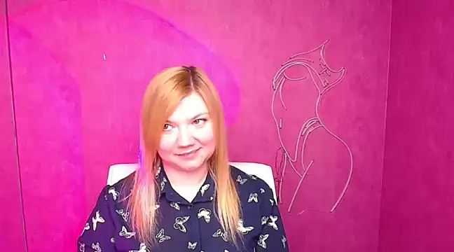 Snapshot of Lola_moree chatting on March 3, 3:32 pm Lola moree online show from March 3, 3:32 pm