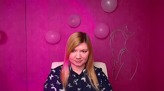 Snapshot of Lola_moree chatting on February 18, 3:31 pm Lola moree online show from February 18, 3:31 pm