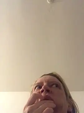 blondey206 online show from March 4, 4:06 am