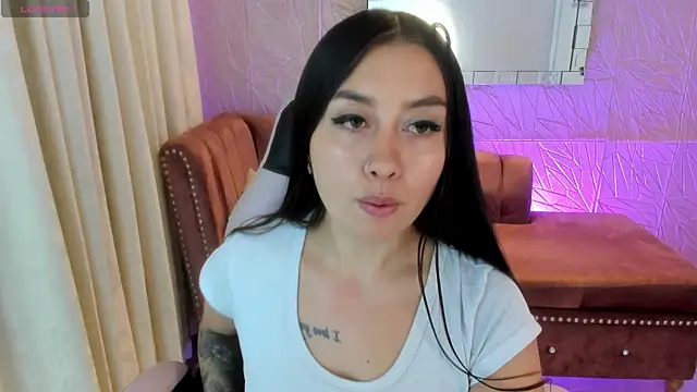 Snapshot of miss_isabella_m chatting on May 14, 11:51 am miss isabella m online show from May 14, 11:51 am