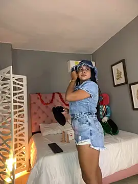 Snapshot of ashanty_queen chatting on March 2, 12:36 pm ashanty queen online show from March 2, 12:36 pm