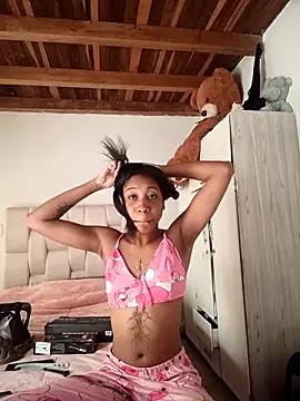 Zaira Rose  online show from April 12, 5:27 pm