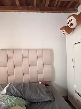 Zaira Rose  online show from April 15, 6:01 pm