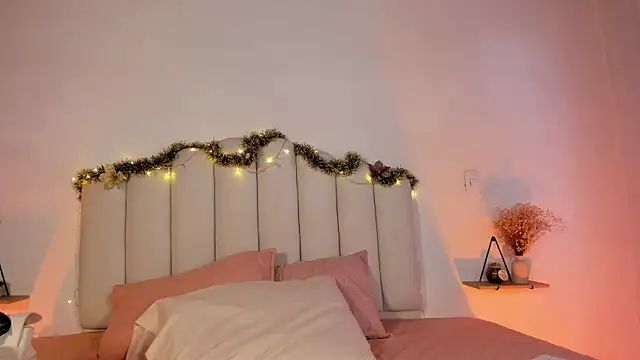 Zaira Rose  online show from December 20, 1:14 pm