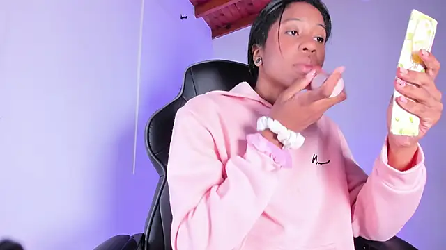 Zaira Rose  online show from November 8, 1:58 pm