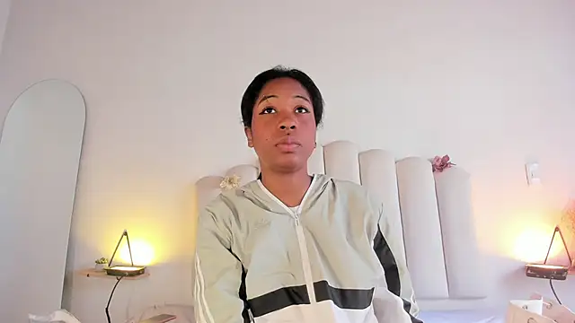 Zaira Rose  online show from January 14, 1:37 pm