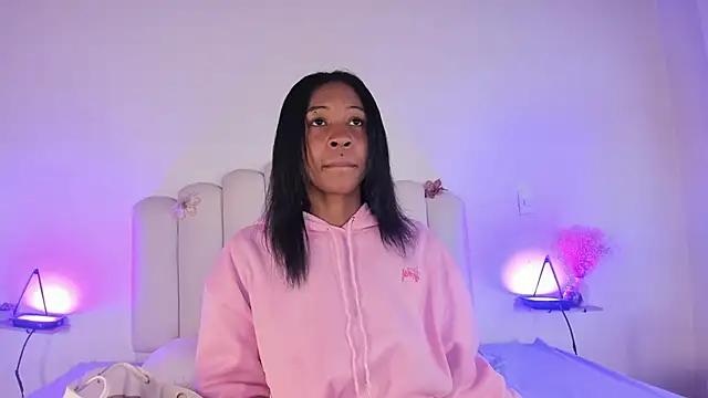 Zaira Rose  online show from January 17, 1:15 pm