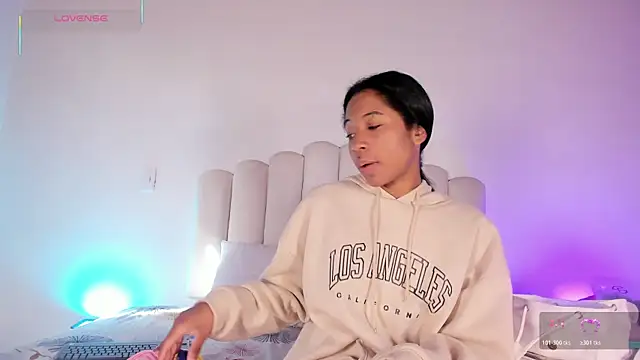 Zaira Rose  online show from November 6, 1:04 pm