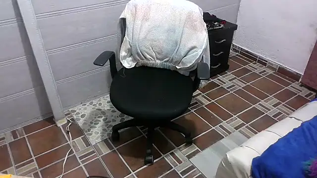 Ariasmithog online show from March 17, 8:07 am