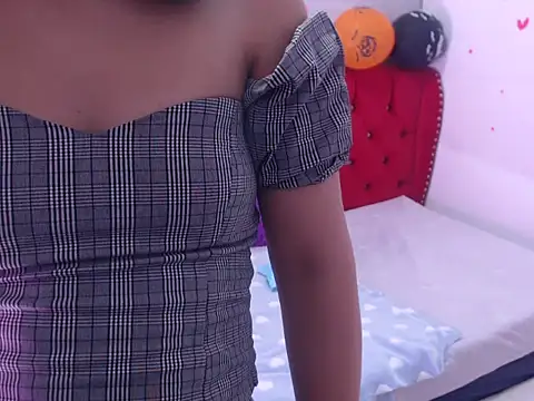 Ariasmithog online show from October 24, 1:43 pm