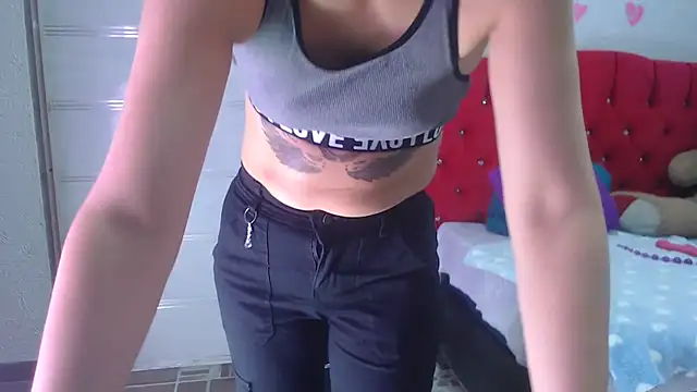 Ariasmithog online show from November 6, 1:15 pm