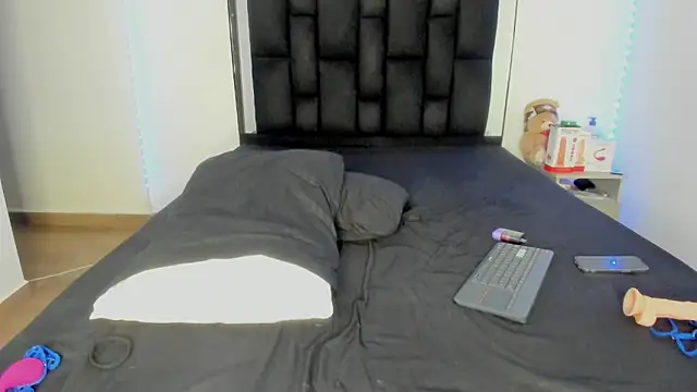 victoriacolin online show from November 13, 12:14 am