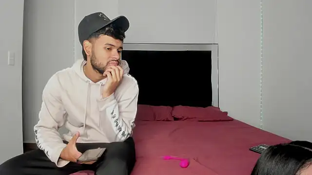 Snapshot of victoriacolin chatting on March 22, 1:20 am victoriacolin online show from March 22, 1:20 am