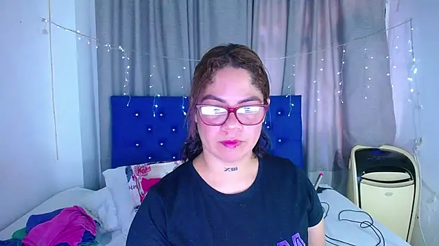 Snapshot of hornny_cougar chatting on February 11, 8:09 pm hornny cougar online show from February 11, 8:09 pm