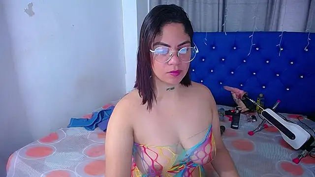 Snapshot of hornny_cougar chatting on November 18, 6:22 pm hornny cougar online show from November 18, 6:22 pm