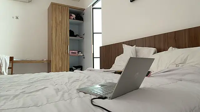 valure lera online show from October 2, 5:22 am