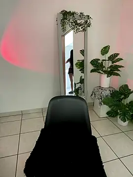 meli ortiz  online show from November 21, 2:05 pm