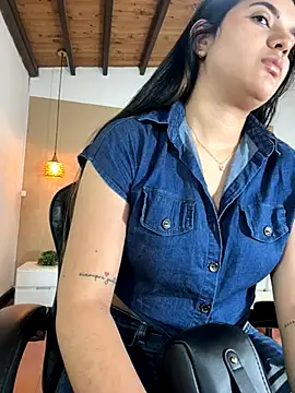 Snapshot of Hadley_ chatting on November 20, 2:56 am Hadley online show from November 20, 2:56 am