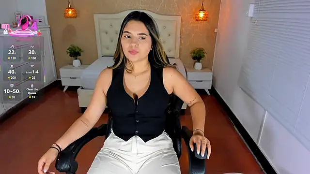 Hadley  online show from May 12, 3:03 am