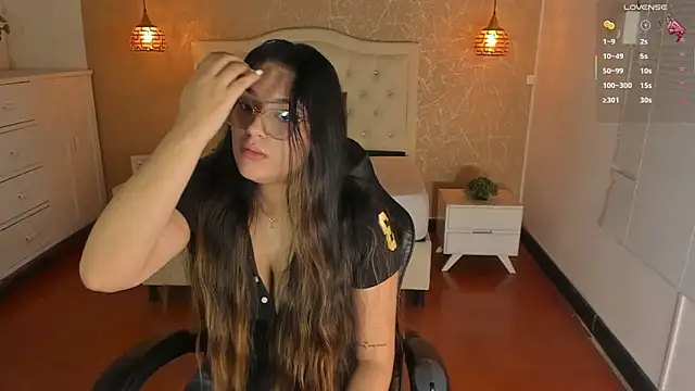 Snapshot of Hadley_ chatting on October 28, 2:56 am Hadley online show from October 28, 2:56 am