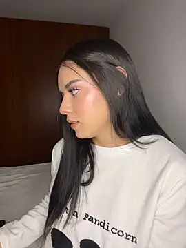 eileensophi online show from April 17, 3:09 am