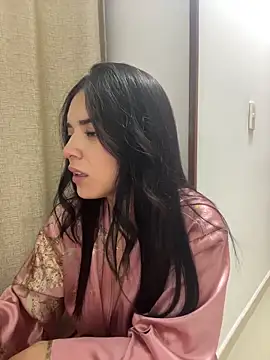 Snapshot of eileensophi chatting on January 19, 1:31 am eileensophi online show from January 19, 1:31 am