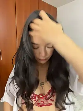 eileensophi online show from March 24, 3:17 am