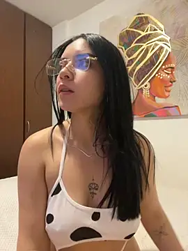 eileensophi online show from October 7, 3:07 am
