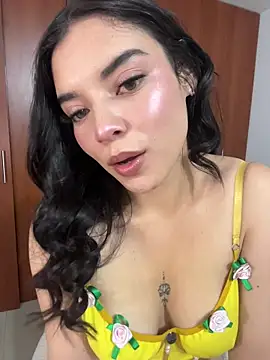 Snapshot of eileensophi chatting on February 28, 3:17 am eileensophi online show from February 28, 3:17 am