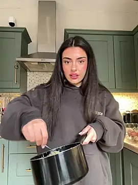 cute carly  online show from March 16, 11:38 am