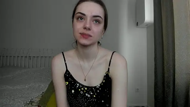 Snapshot of Hustle_Babyy chatting on November 13, 8:29 am Hustle Babyy online show from November 13, 8:29 am