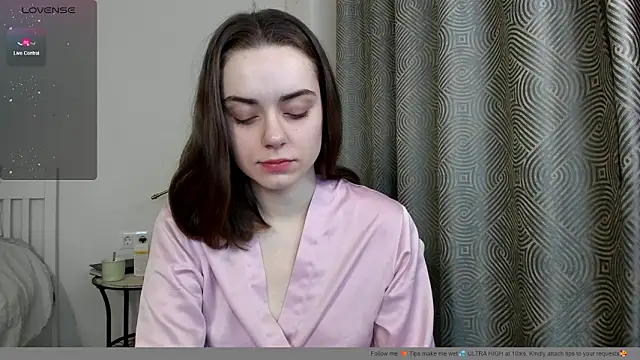 Snapshot of Hustle_Babyy chatting on March 4, 4:37 pm Hustle Babyy online show from March 4, 4:37 pm