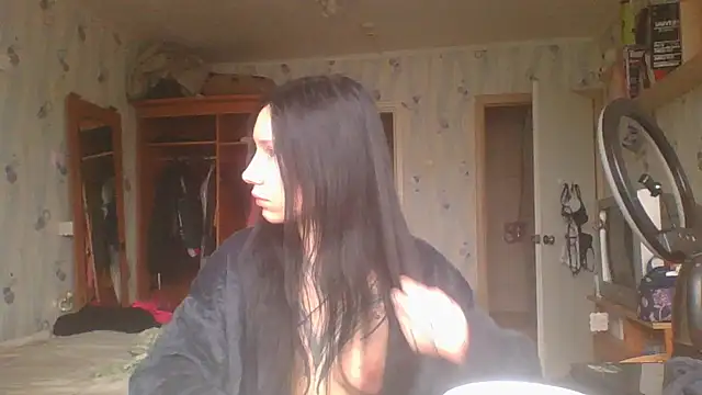 Snapshot of RussNocturnal chatting on June 18, 3:28 pm RussNocturnal online show from June 18, 3:28 pm
