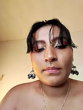 Snapshot of Pauilina_Simons chatting on January 28, 9:19 pm Pauilina Simons online show from January 28, 9:19 pm