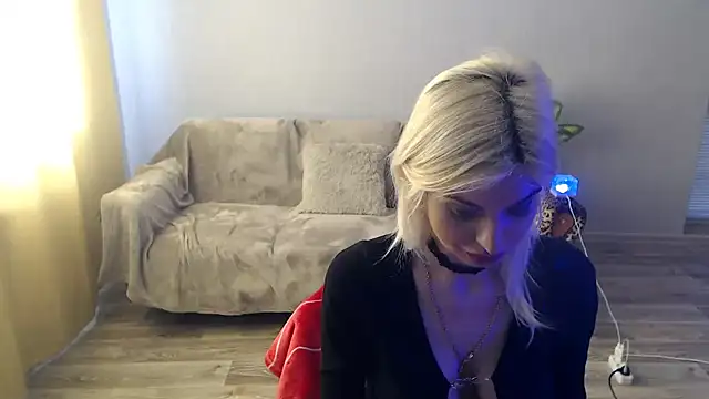 SexyBeatriice online show from March 31, 6:26 am