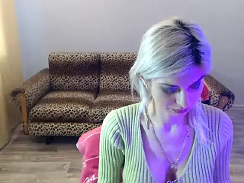 SexyBeatriice online show from March 18, 7:22 am