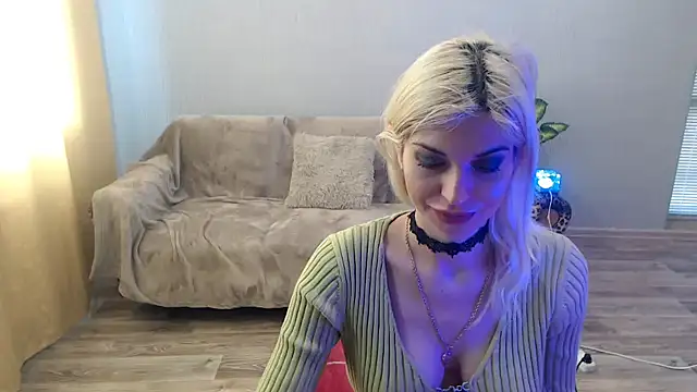 SexyBeatriice online show from April 14, 6:29 am